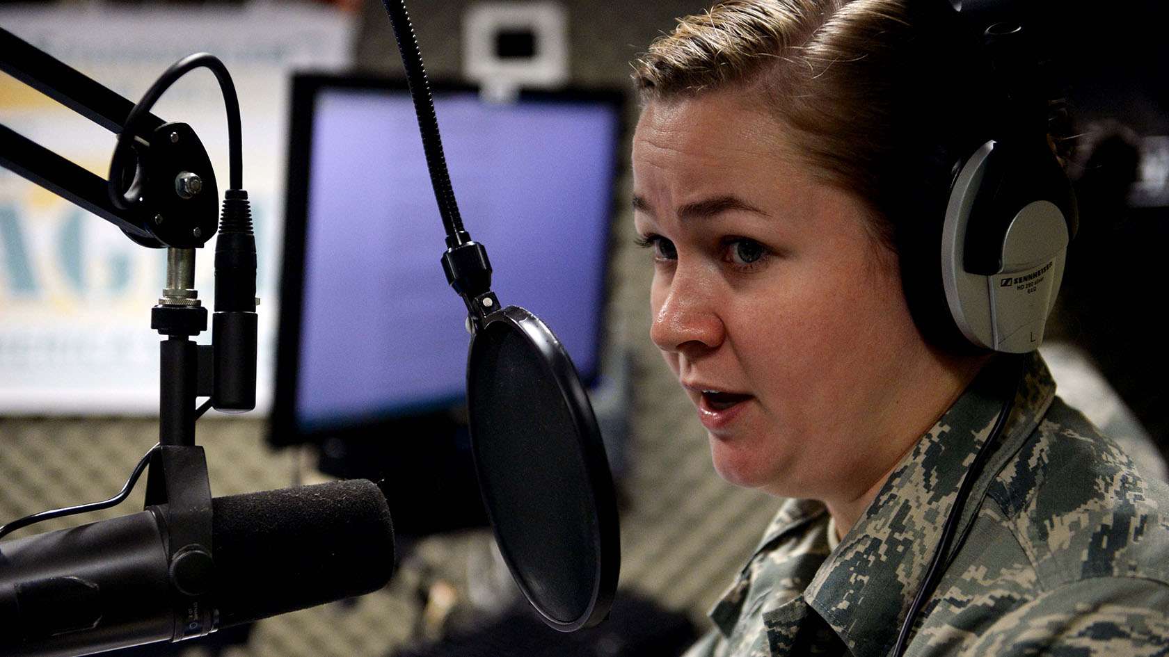 broadcast-journalist-requirements-and-benefits-u-s-air-force