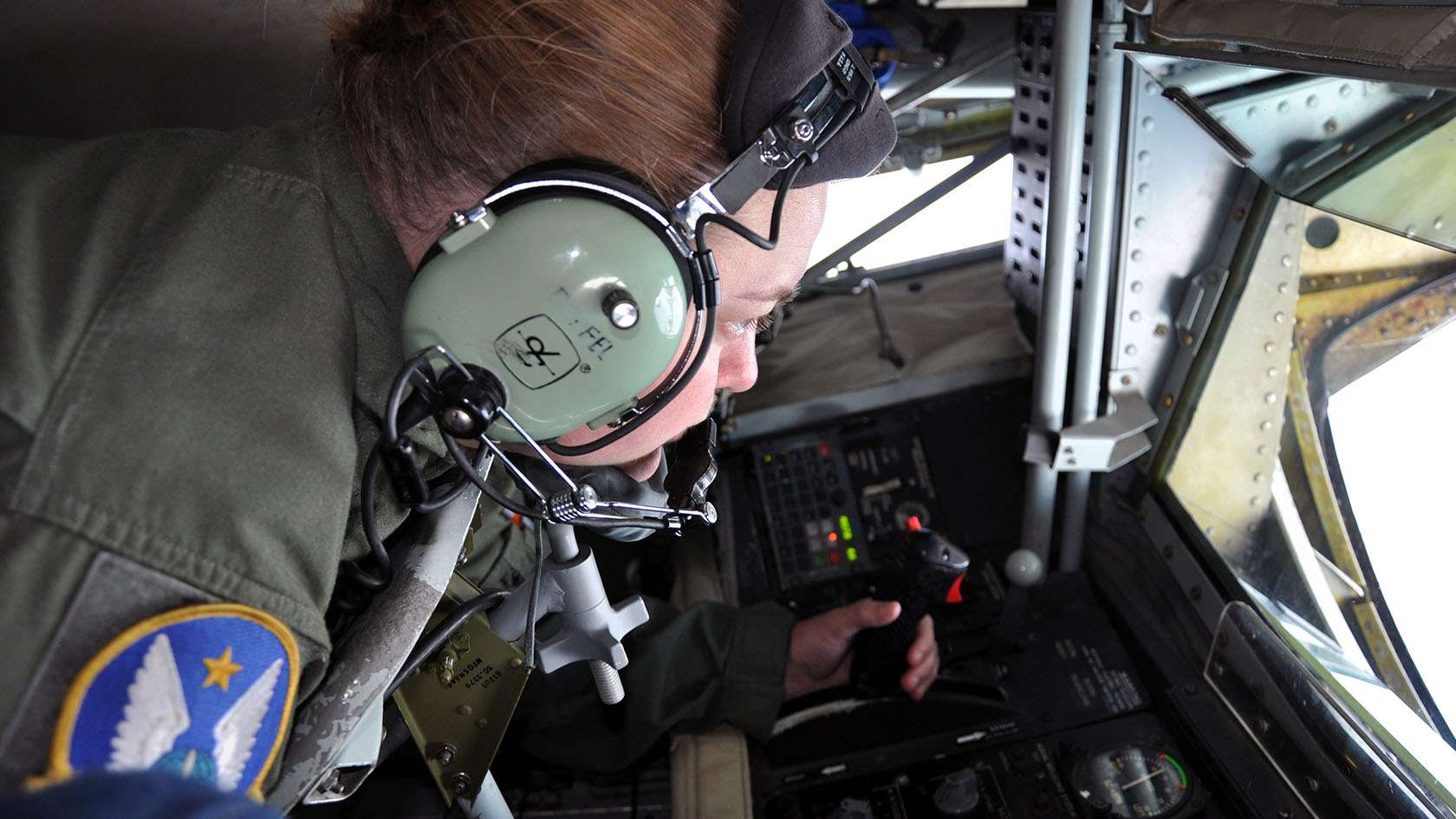 in-flight-refueling-specialist-requirements-and-benefits-u-s-air-force
