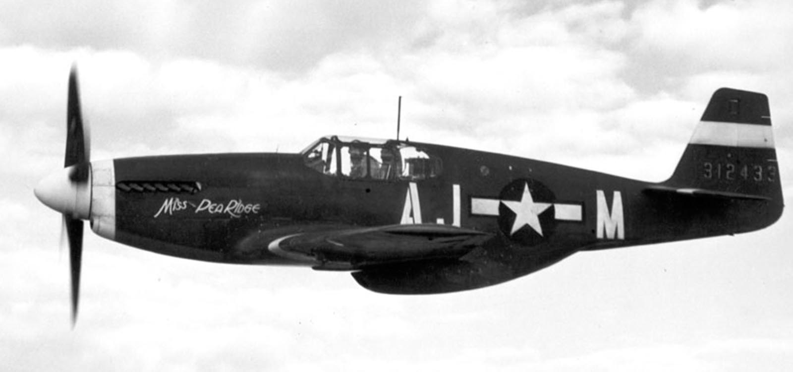 P-51 Mustang, 1942