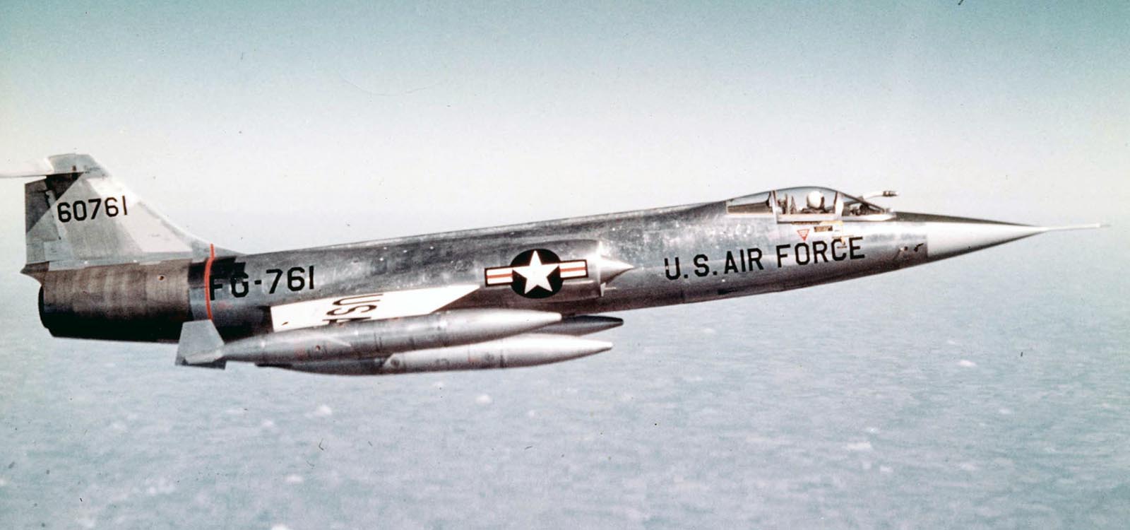 F-104 Starfighter, 1958
