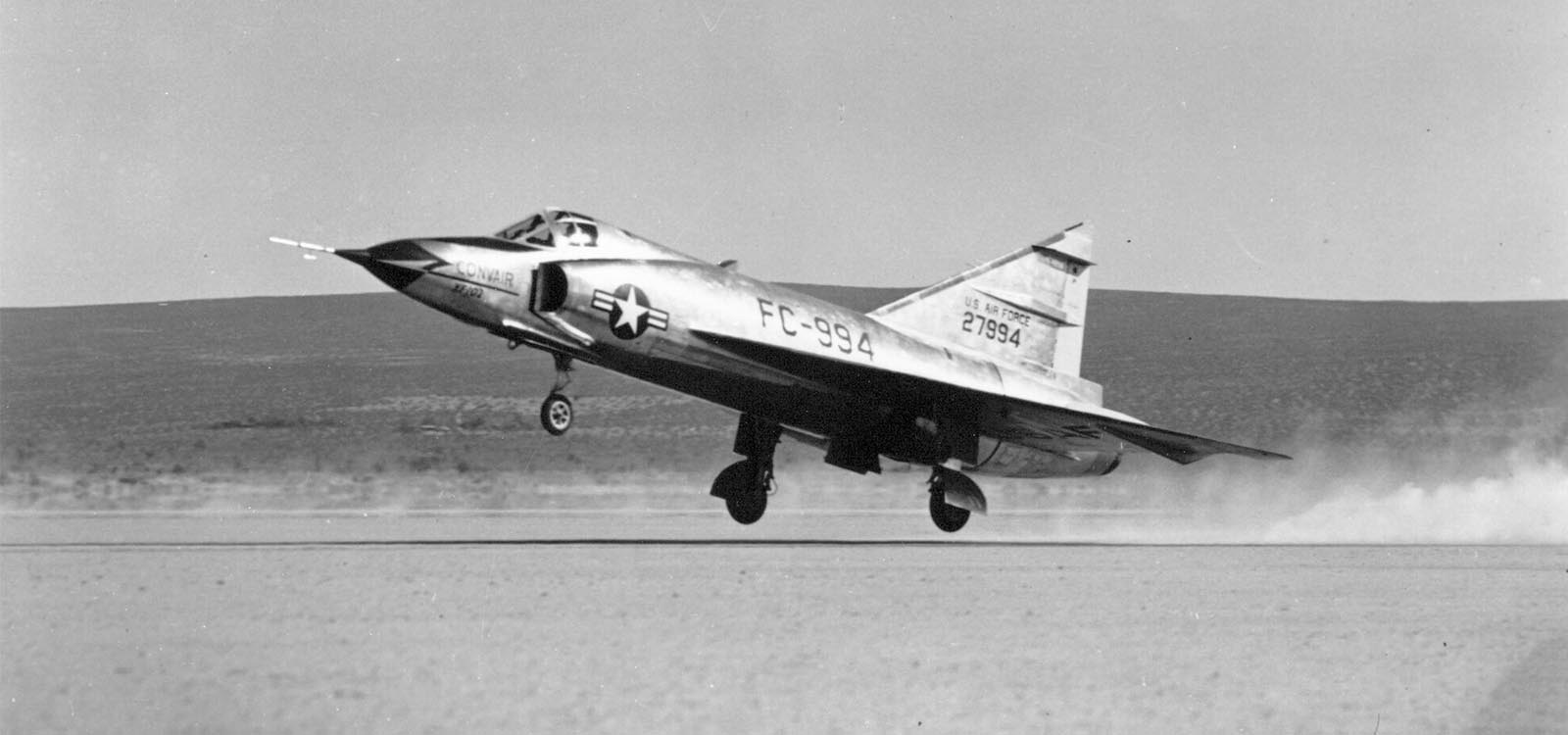 F-102 Delta Dagger, 1956