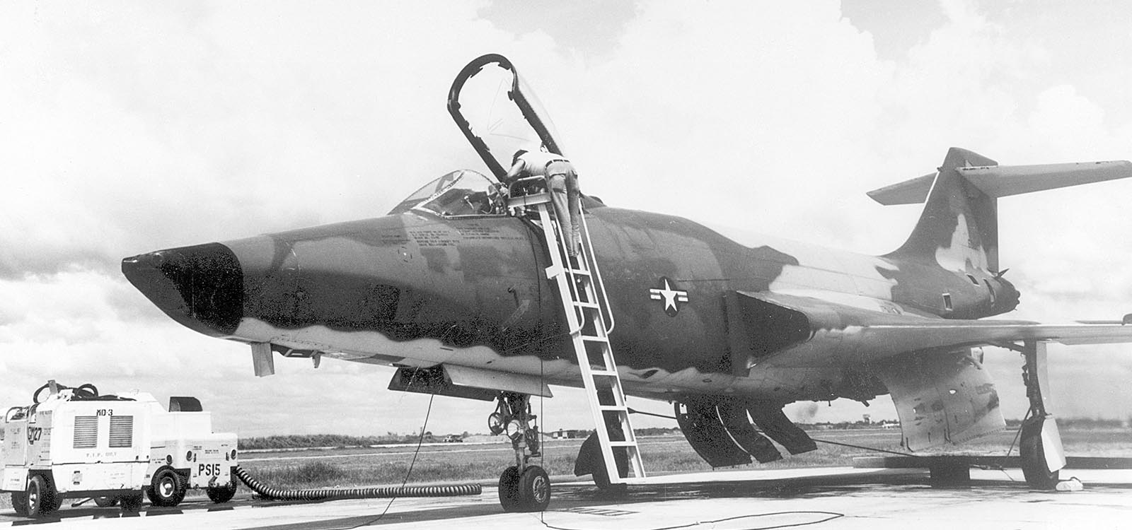 F-101 Voodoo, 1957