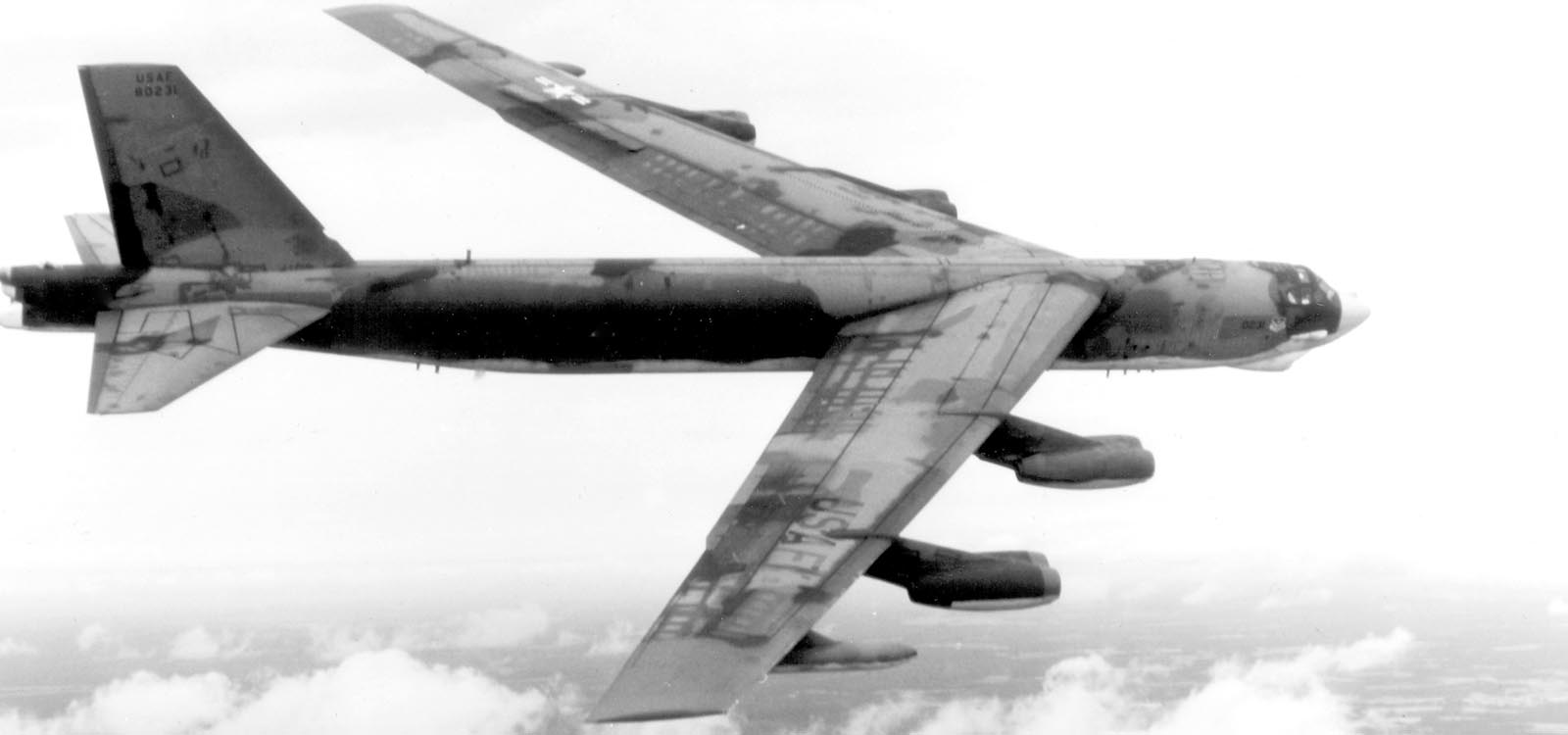 B-52 Stratofortress, 1955