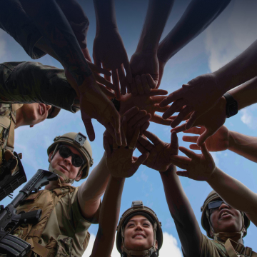 Airmen teamwork huddle