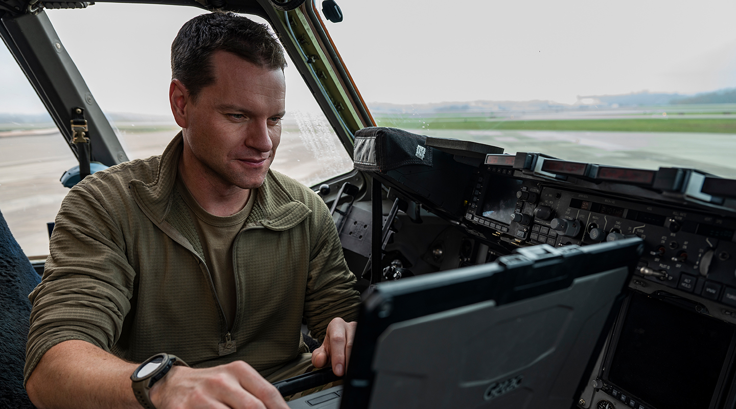 airman at computer
