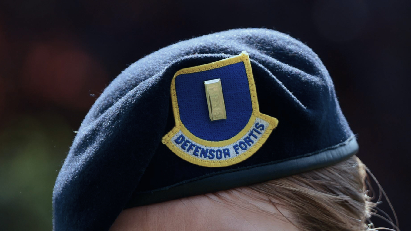 Close up of Defensor Fortis beret